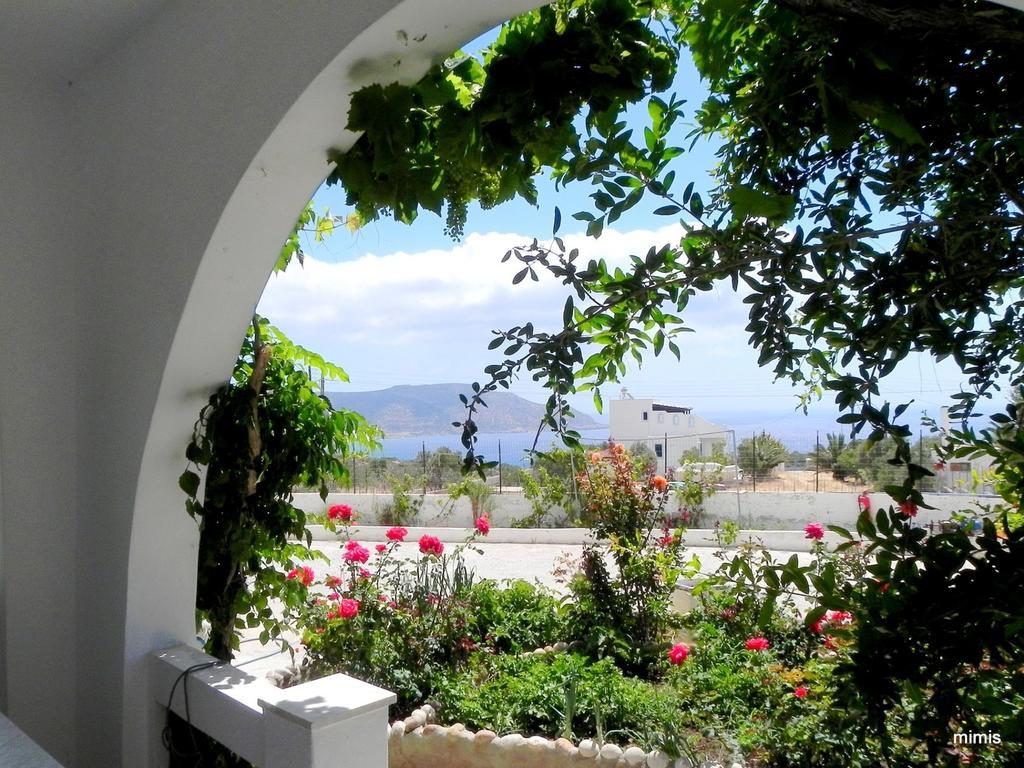 Mihalis Studios Lakki  객실 사진