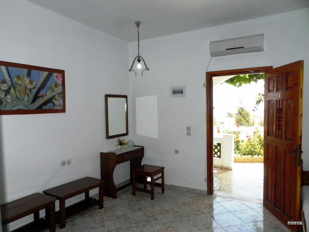 Mihalis Studios Lakki  객실 사진