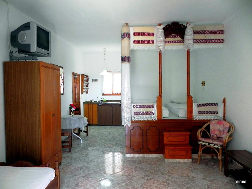 Mihalis Studios Lakki  객실 사진