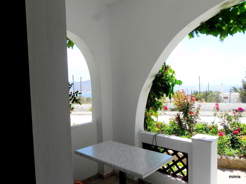 Mihalis Studios Lakki  객실 사진
